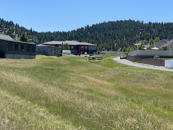 3125 Colonial Drive , Helena, MT 59601